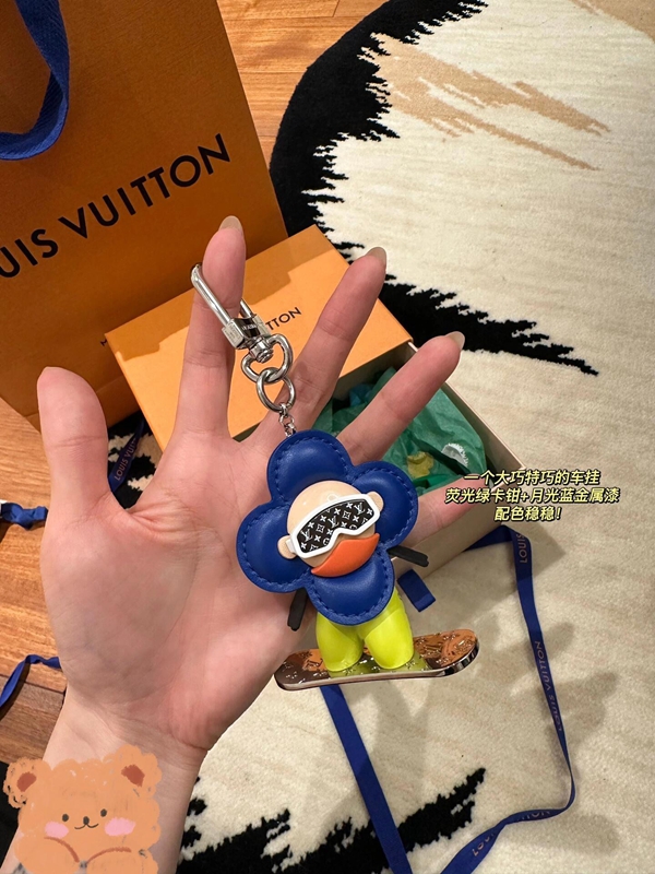 ブランドキーホルダー側面デザイン